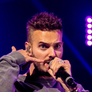 Matt Pokora (M. Pokora) lors de la 8ème édition du concert caritatif "Une nuit à Makala" organisé pour l'association "Les orphelins de Makala" au Zénith de Lille, France, le 19 mars 2019. Le footballeur R.Mavuba fait une fois de plus le pari que la générosité des artistes, des personnalités et des sportifs présents rencontrera celle de milliers de spectateurs. Musique, danse et humour sont au programme durant plus de 3h. Créée par Rio Mavuba, la fondation a vu le jour le 23 avril 2009. Elle a pour but l'encadrement, l'hébergement et la scolarisation de jeunes orphelins issus du quartier dont est originaire le père du footballeur : Makala à Kinshasa en République Démocratique du Congo. Par les fonds récoltés et l'aide précieuse des partenaires bénévoles, le concert caritatif apporte un financement conséquent aux actions réalisées sur place : aménagement et équipements de l'orphelinat, accès à la scolarité et aux loisirs, soins médicaux, etc... © Stéphane Vansteenkiste/Bestimage