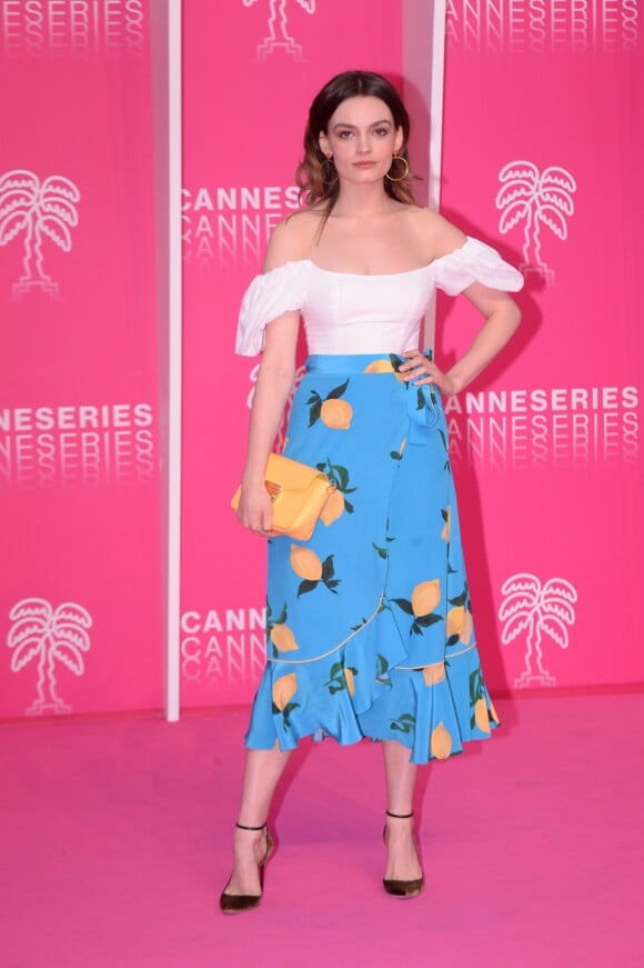 Emma Mackey (membre du Jury) - Photocall et 4ème montée des marches durant la 2ème édition du festival Canneseries à Cannes, le 8avril 2019. © Rachid Bellak/Bestimage