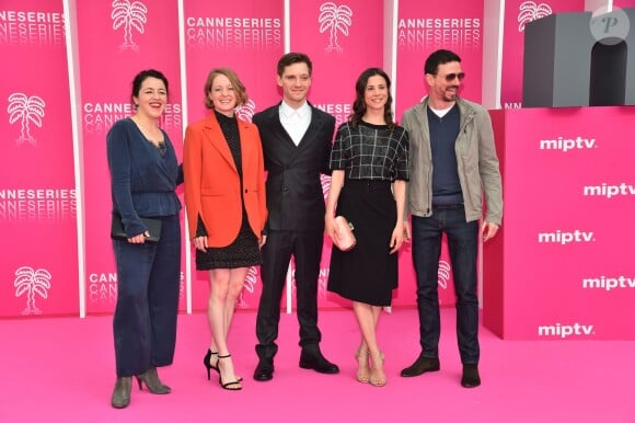 Sarah Kierkegaard, Leonie Benesch, Jonas Nay, Aylin Tezel et Oliver Berben de la série "The Master Butcher" - Photocall et 3ème montée des marches durant la 2ème édition du festival Canneseries à Cannes, le 7 avril 2019. © Bruno Bebert/Bestimage