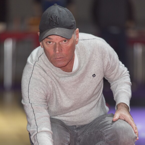 Exclusif - Laurent Baffie lors de la 15ème édition du "Challenge Laurette Fugain - Tournoi des Personnalités" au Grand Palais à Paris. Sous le patronage du Ministère de la Santé, le salon d'Honneur du Grand Palais a accueilli l'Association Laurette Fugain pour célébrer son 15ème anniversaire. Une journée exceptionnelle pendant laquelle entreprises, partenaires, bénévoles, personnalités et grand public ont découvert l'ensemble des animations mises en place et ont pu participer au Challenge Laurette Fugain autour de l'Autre Pétanque®. Paris, le 7 octobre 2017. © Gorassini-Perusseau/Bestimage