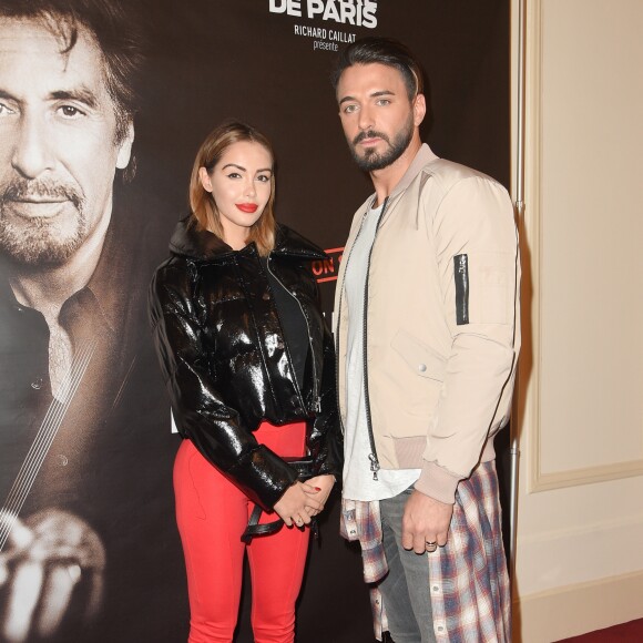 Info - Nabilla est enceinte de son premier enfant - Exclusif - Prix Spécial - No Web - Nabilla Benattia et son fiancé Thomas Vergara - Célébrités à la repésentation "An Evening With Al Pacino" au théâtre de Paris à Paris, France, le 22 octobre 2018. © Coadic Guirec/Bestimage