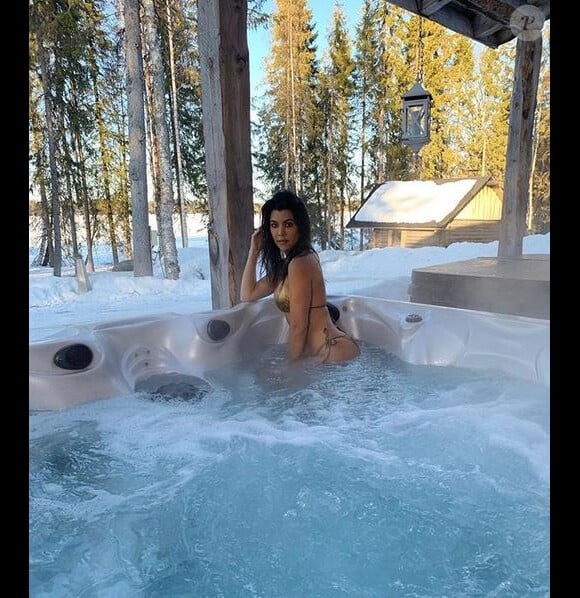 Kourtney Kardashian en Finlande. Avril 2019.