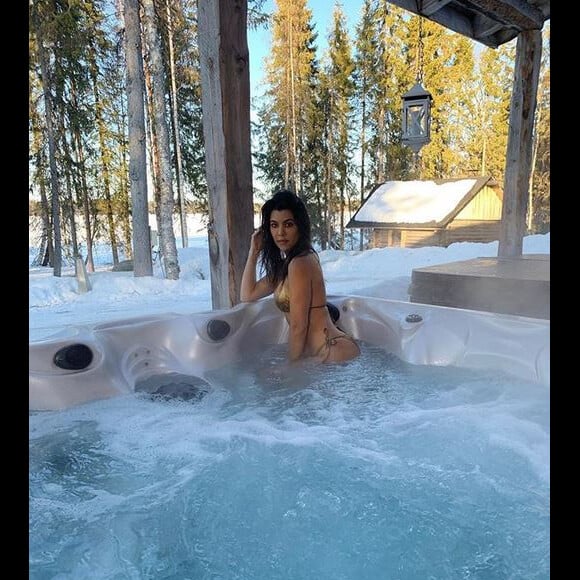 Kourtney Kardashian en Finlande. Avril 2019.