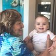 Eva Longoria a partagé des photos de sa mère avec son fils Santiago, sur Instagram, le 11 avril 2019