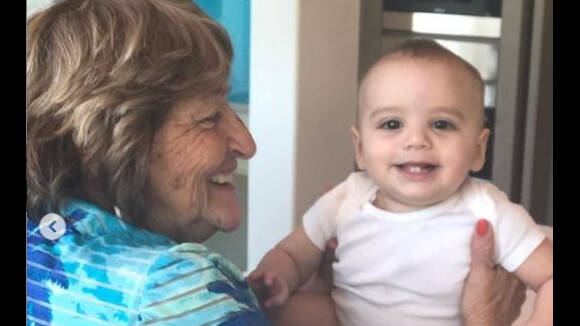 Eva Longoria dévoile des photos trop craquantes de Santiago avec sa grand-mère