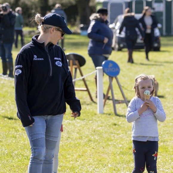 Zara Phillips (Zara Tindall) et sa fille Mia Tindall au centre d'entrainement équestre "Land Rover Novice & Intermediate Horse Trials" de Gatcombe Park, Royaume Uni, le 24 mars 2019.