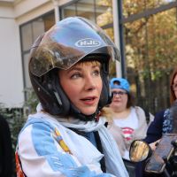 Julie Depardieu se fait voler son scooter : La star étourdie mais... chanceuse !