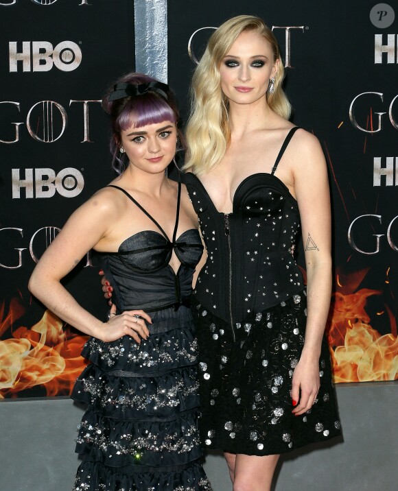 Maisie Williams et Sophie Turner à la première de "Game of Thrones - Saison 8" au Radio City Music Hall à New York, le 3 avril 2019.