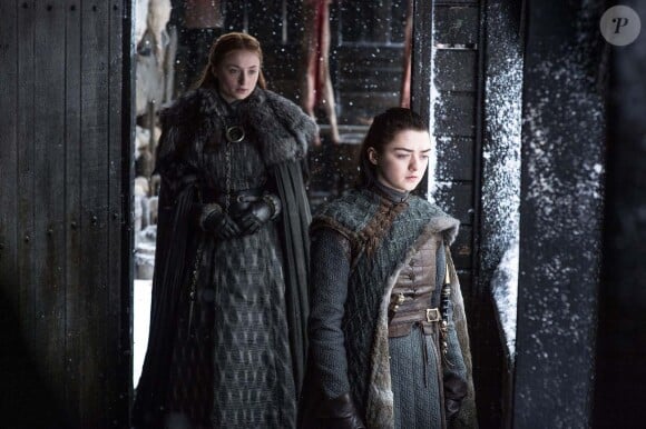Sophie Turner et Maisie Williams dans la saison 7 de "Game of Thrones" en 2017.