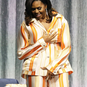 Conférence de l'ex-première dame américaine, Michelle Obama à l'AccordHotel Arena à Paris dans le cadre de la promotion de son best-seller Becoming ("Devenir" dans sa version française) sorti en novembre dernier le 16 avril 2019. Michelle Obama a également évoqué de façon trés émouvante l'incendie de Notre-Dame. Lorsque l'incendie était en train de ravager la cathédrale Notre-Dame elle dinait sur la péniche d'Alain Ducasse sur les bords de Seine. © Dominique Jacovides/Bestimage