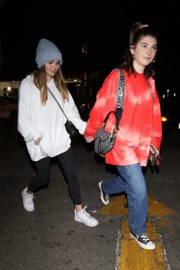 Les soeurs jumelles Isabella Rose Giannulli et Olivia Jade Giannulli (les filles de Lori Loughlin) sont allées faire la fête au Delilah Nightclub à West Hollywood. Le 29 décembre 2018.