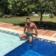 Antoine de "10 Couples parfaits 3" à la piscine, en Espagne - Instagram, 26 juillet 2018