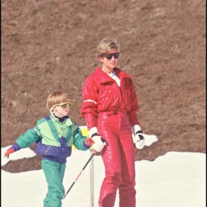 ARCHIVES - LA PRINCESSE LADY DIANA ET LE PRINCE HARRY FONT DU SKI A LECH.