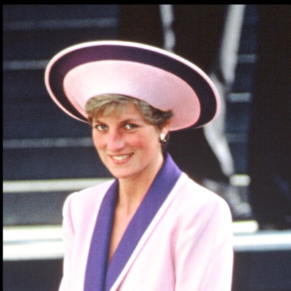 ARCHIVES - LA PRINCESSE LADY DIANA ET SES ENFANTS LE PRINCE WILLIAM ET LE PRINCE HARRY D' ANGLETERRE A LA CATHEDRALE DE ST PAULS A LONDRES EN 1990.