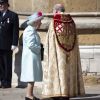 La reine Elisabeth II d'Angleterre arrive pour assister à la messe de Pâques à la chapelle Saint-Georges du château de Windsor, le 20 avril 2019.