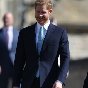 Le prince Harry, duc de Sussex, arrive pour assister à la messe de Pâques à la chapelle Saint-Georges du château de Windsor, le 20 avril 2019.