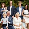 Photo de famille pour les 70 ans, le 14 novembre 2018, du prince Charles, prince de Galles, entouré de sa famille dans le jardin de Clarence House à Londres le 5 septembre 2018 devant l'objectif du photographe Chris Jackson.