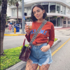 Agathe Auproux, atteinte d'un cancer, profite du soleil de Miami en avril 2019.