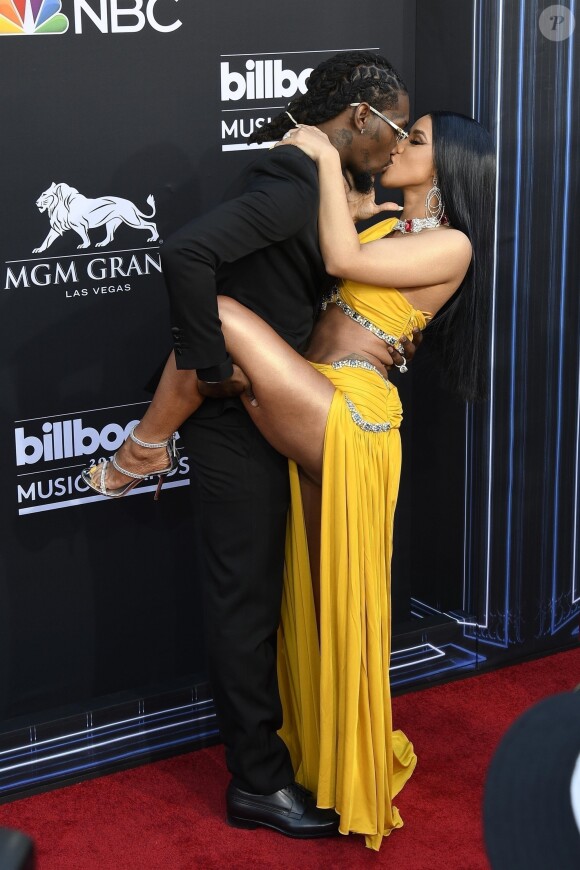 Cardi B et son compagnon Offset (bisou) à la soirée Billboard Music Awards 2019 au MGM Grand Garden Arena à Las Vegas, le 1er mai 2019