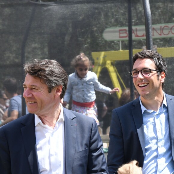 Exclusif - Christian Estrosi, le maire de Nice, et sa femme Laura Tenoudji - Christian Estrosi, le maire de Nice, et sa femme Laura Tenoudji ont fêté en famille le 1er mai dans les jardins de Cimiez pour la Fête des Mai à Nice, le 1er mai 2019. © Bruno Bebert/Bestimage