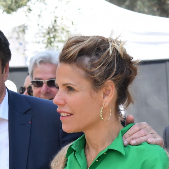 Exclusif - Christian Estrosi, le maire de Nice, et sa femme Laura Tenoudji - Christian Estrosi, le maire de Nice, et sa femme Laura Tenoudji ont fêté en famille le 1er mai dans les jardins de Cimiez pour la Fête des Mai à Nice, le 1er mai 2019. © Bruno Bebert/Bestimage