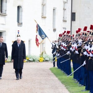 Le président Emmanuel Macron accueille Sergio Mattarella, président de la République d'Italieau, au château royal d'Amboise pour la commémoration du 500e anniversaire de la mort de Léonard de Vinci le 2 mai 2019. © David Nivière / Pool / Bestimage