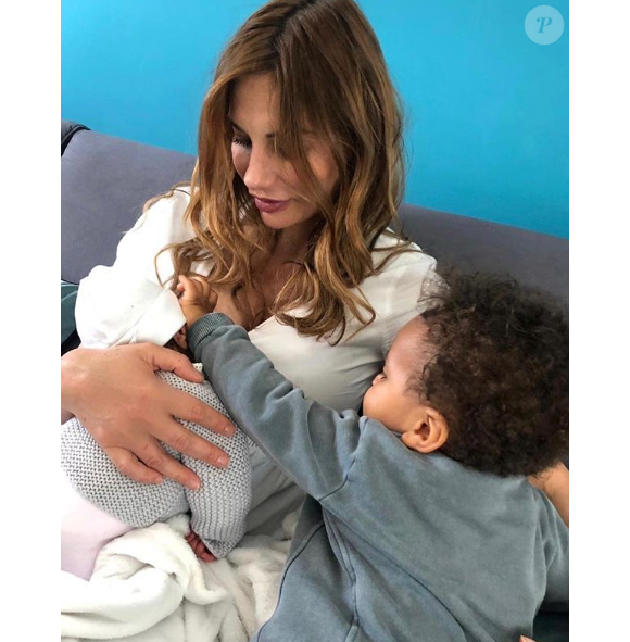 Ariane Brodier, son amoureux Fulgence Ouedraogo et leur fils sont heureux d'accueillir le deuxième bébé de la famille, une petite fille née le 24 avril 2019.