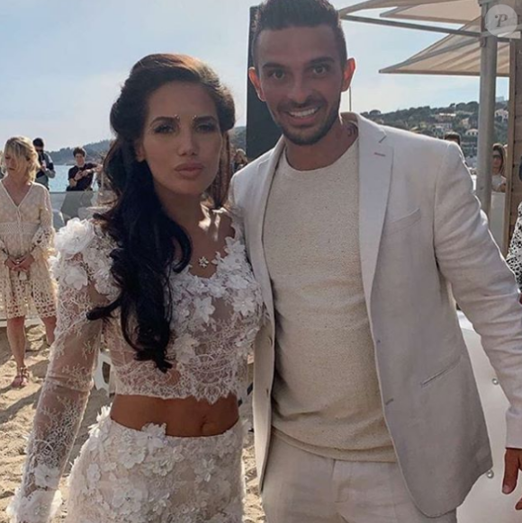Manon Marsault et Julien Tanti, candidats des "Marseillais" (W9), se sont mariés à Cassis le 2 mai 2019.