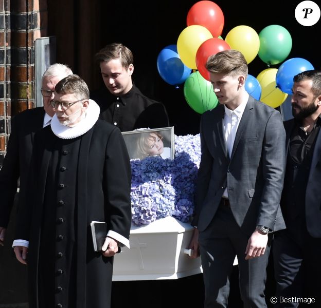 Image des obsèques de trois des quatre enfants - Alfred, Alma et Agnes - de l'homme d'affaires danois Anders Holch Povlsen, le 4 mai 2019 à la cathédrale d'Aarhus, tués à Colombo au Sri Lanka dans les attentats du 21 avril 2019.