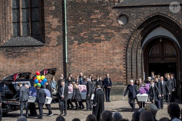 Obsèques de trois des quatre enfants de l'homme d'affaires danois Anders Holch Povlsen, le 4 mai 2019 à la cathédrale d'Aarhus, tués à Colombo au Sri Lanka dans les attentats du 21 avril 2019.