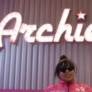 Jordyn Woods et sa mère Elizabeth Woods ent au restaurant Archie's. Jordyn est invitée par la chaine de fast food pour créer son propre milkshake, Manchester, le 31 mars 2019.