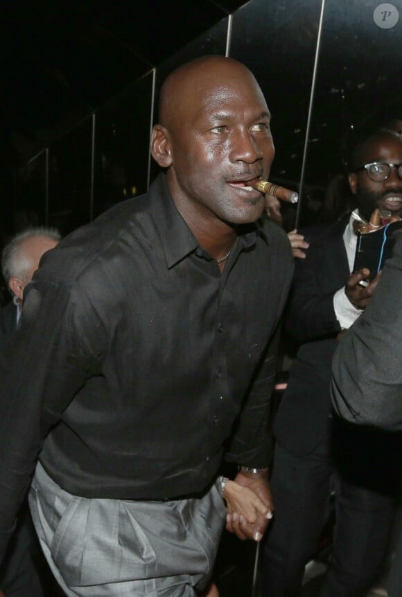 Exclusif - Michael Jordan - De passage à Paris ce week-end pour les 30 ans de sa marque, Michael Jordan a choisi la même boîte de nuit que les joueurs du Stade Français, le VIP Room pour aller faire la fête samedi soir 13 juin 2015.
