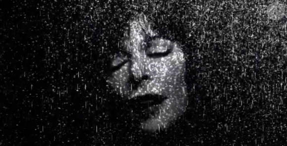 Extrait du clip Des larmes, de Mylène Farmer. Mai 2019