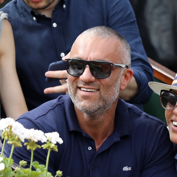 Amel Bent et son mari Patrick Antonelli dans les tribunes des internationaux de tennis de Roland Garros à Paris, France, le 3 juin 2018. © Dominique Jacovides - Cyril Moreau/Bestimage