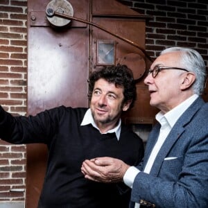 Exclusif - Rencontre gastronomique entre Alain Ducasse et Patrick Bruel pour la création d'un coffret de chocolats à l'huile d'olive. À l'occasion de la fête des Mères, la Manufacture de chocolat Alain Ducasse sortira une recette de ganache à l'huile d'olive provenant de la propriété de Patrick Bruel, le Domaine LEOS à l'Isle-sur-la-Sorgue, maintes fois reconnu et récompensé (trois médailles d'or au Concours Général Agricole). Le coffret est disponible en édition limitée le 3 mai prochain au prix de 36€ pour 21 pièces. Paris, le 24 avril 2019 © Cyril Moreau / Bestimage