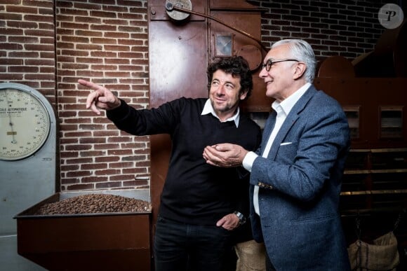 Exclusif - Rencontre gastronomique entre Alain Ducasse et Patrick Bruel pour la création d'un coffret de chocolats à l'huile d'olive. À l'occasion de la fête des Mères, la Manufacture de chocolat Alain Ducasse sortira une recette de ganache à l'huile d'olive provenant de la propriété de Patrick Bruel, le Domaine LEOS à l'Isle-sur-la-Sorgue, maintes fois reconnu et récompensé (trois médailles d'or au Concours Général Agricole). Le coffret est disponible en édition limitée le 3 mai prochain au prix de 36€ pour 21 pièces. Paris, le 24 avril 2019 © Cyril Moreau / Bestimage