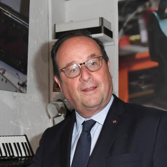 Exclusif - François Hollande - Vernissage "Un Marchand Un Artiste à Biron, à Dauphine !" aux Puces de Paris Saint-Ouen le 16 mai 2019. © Coadic Guirec/Bestimage