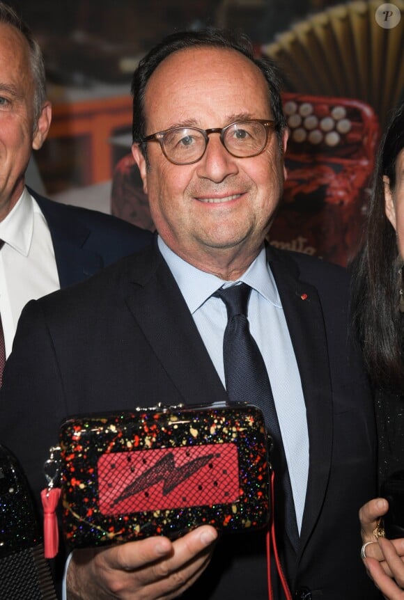 Exclusif - François Hollande - Vernissage "Un Marchand Un Artiste à Biron, à Dauphine !" aux Puces de Paris Saint-Ouen le 16 mai 2019. © Coadic Guirec/Bestimage