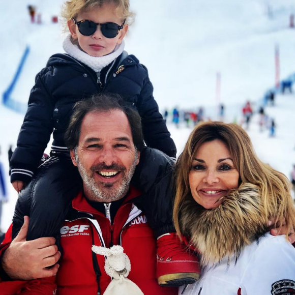 Ingrid Chauvin et Thierry Peythieu avec leurs fils Tom en vacances au ski à Serre Chevalier, le 29 décembre 2018.