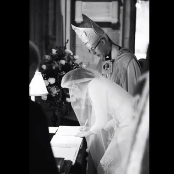 Le prince Harry et Meghan Markle fêtent leur premier anniversaire de mariage sur Instagram, le 19 mai 2019.