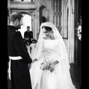 Le prince Harry et Meghan Markle fêtent leur premier anniversaire de mariage sur Instagram, le 19 mai 2019.