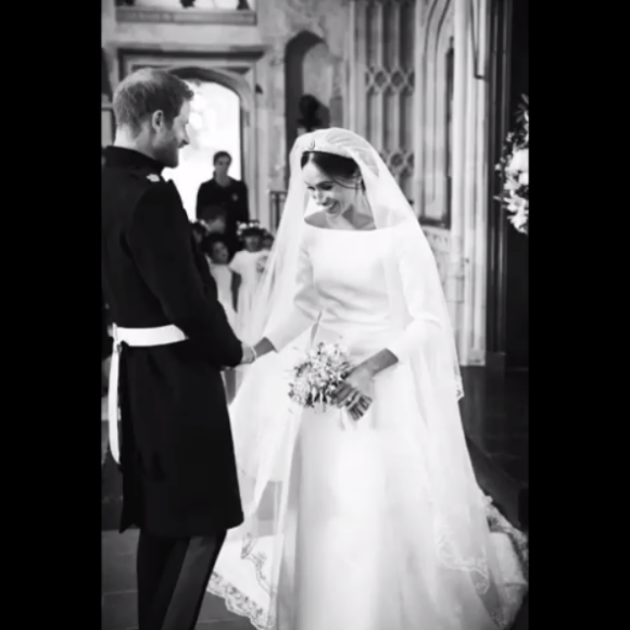 Le prince Harry et Meghan Markle fêtent leur premier anniversaire de mariage sur Instagram, le 19 mai 2019.