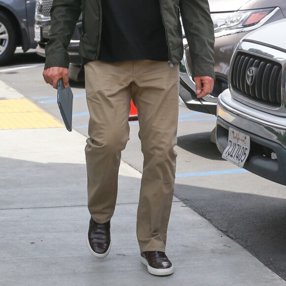 Exclusif - Arnold Schwarzenegger se promène dans les rues de Santa Monica le 3 avril 2019.