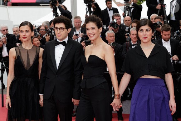 Emma Liégeois, Jeremy Lewin, Mélanie Doutey, Lucie Digout assistent à la montée des marches du film "La belle époque" lors du 72ème Festival International du Film de Cannes. Le 20 mai 2019 © Jacovides-Moreau / Bestimage