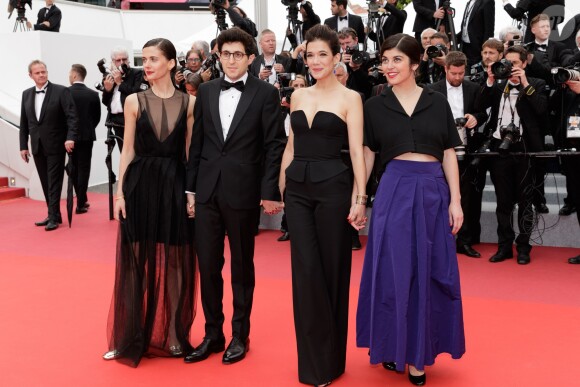 Emma Liégeois, Jeremy Lewin, Mélanie Doutey, Lucie Digout assistent à la montée des marches du film "La belle époque" lors du 72ème Festival International du Film de Cannes. Le 20 mai 2019 © Jacovides-Moreau / Bestimage