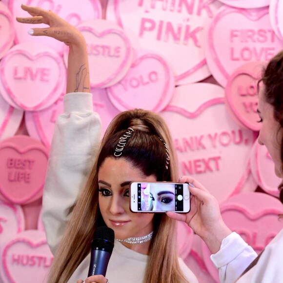 Le musée Madame Tussauds à Londres dévoile sa nouvelle statue de la chanteuse Ariana Grande. Le 21 mai 2019.