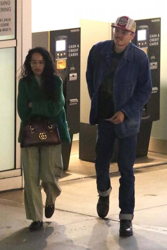 Exclusif - Zoë Kravitz et son fiancé Karl Glusman sortent d'un cinéma au centre commercial The Grove à Los Angeles le 15 janvier 2019