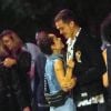 Exclusif - Zoë Kravitz et son compagnon Karl Glusman s'embrassent devant un bar à New York, le 31 août 2017