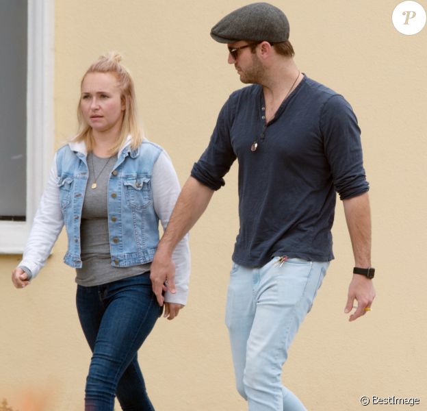 Exclusif - Hayden Pannettiere et son nouveau compagnon Brian Hickerson se promènent en amoureux à Los Angeles, le 13 mai 2019.