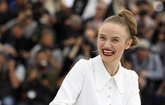 Sara Forestier au photocall du film "Roubaix, une lumière (Oh mercy!)" lors du 72ème Festival International du film de Cannes, France, le 23 mai 2019. © Jacovides-Moreau/Bestimage  Celebs attending the "Oh Mercy! (Roubaix, une Lumiere)" Photocall during the 72nd annual Cannes Film Festival in Cannes, France on May 23, 2019.23/05/2019 - Paris